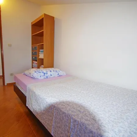 In Fazana Mit Garten Und Grill Apartment Valbandon