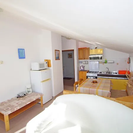 Apartment In Fazana Mit Garten Und Grill